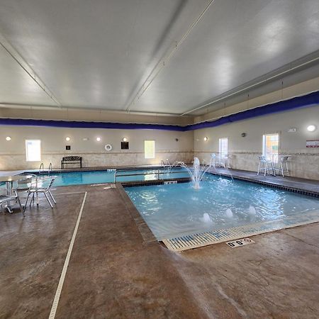 Highland Suites Minot Exterior foto